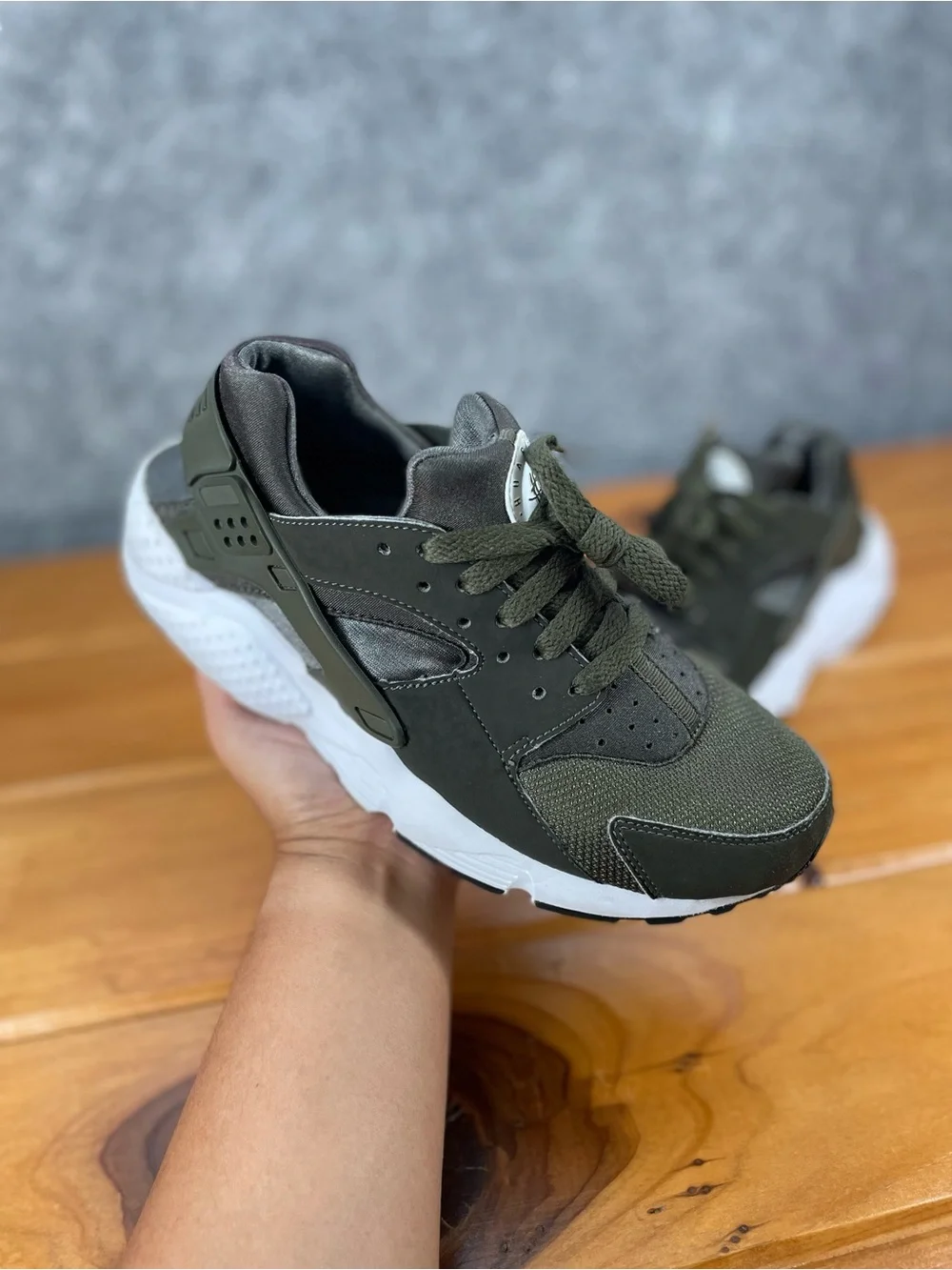 Nike Air Huarache Run Cargo Khaki Green 654275-301 Kids 6.5Y / Womens ~7 to 7.5